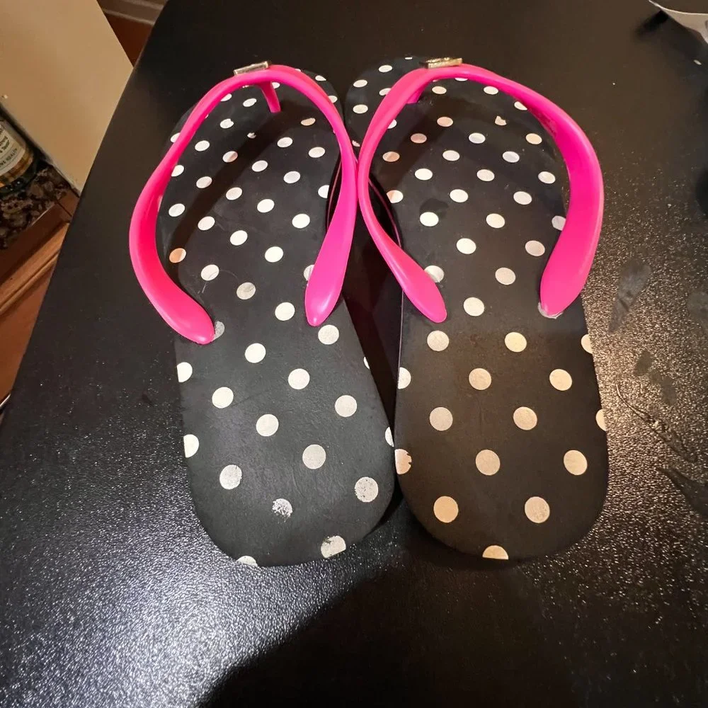 Kate Spade black /white polka dot with pink size 7/8 flip flop